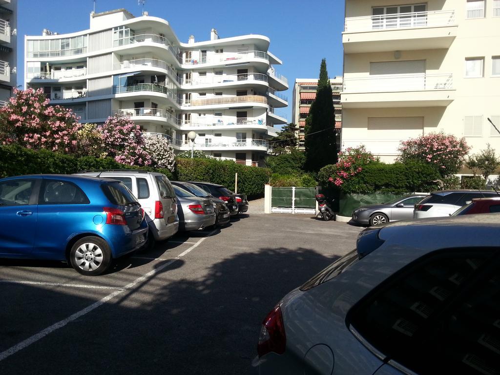 Appartamento Le Palais Du Tropique Juan-les-Pins Esterno foto