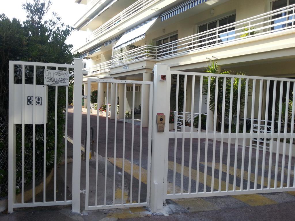 Appartamento Le Palais Du Tropique Juan-les-Pins Esterno foto